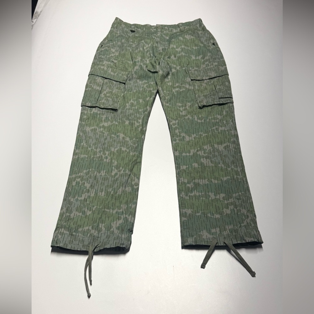 Nike SB Camo Cargo Pants Army Green Mens 28 Waist Skateboarding DN4989 320 - Picture 4 of 10